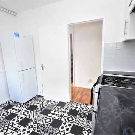 Lovely 2 Bedroom Condo In Greater London Exterior photo