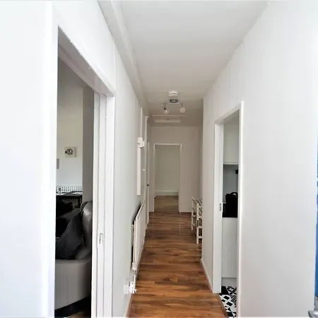 Lovely 2 Bedroom Condo In Greater London Exterior photo