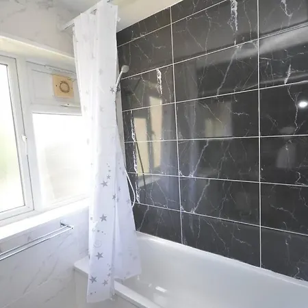 Lovely 2 Bedroom Condo In Greater London Exterior photo