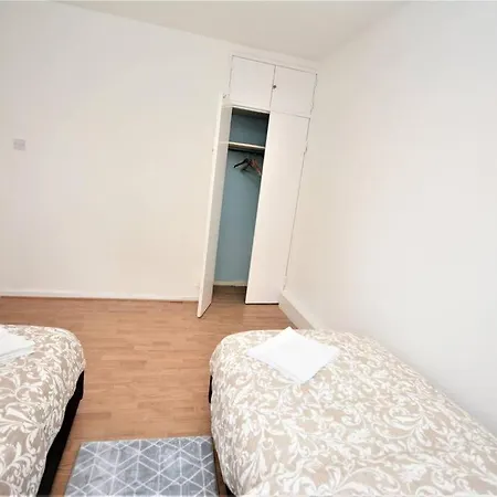 Lovely 2 Bedroom Condo In Greater London Exterior photo
