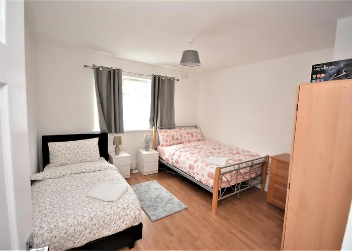 Lovely 2 Bedroom Condo In Greater London